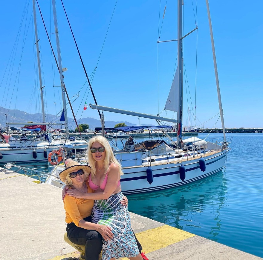 Ελένη μενεγάκη μητέρα