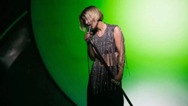 Eurovision 2022: Φαβορί η κόρη πασίγνωστου Σουηδού ροκ μουσικού - Εντυπωσίασε η ερμηνεία της