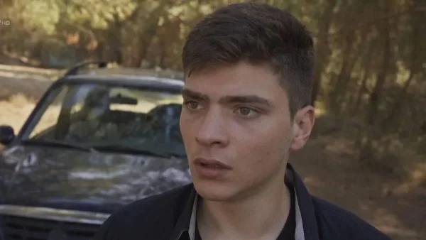 Γη της Ελιάς: Ο Φίλιππος αντιμετωπίζει την οργή της Βασιλικής