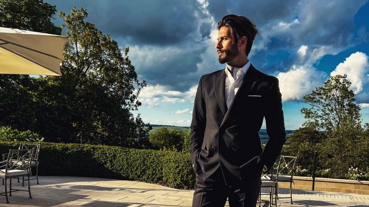 O Γιώργος Καράβας κάνει γυμναστική χωρίς μπλούζα και «ρίχνει» το Instagram