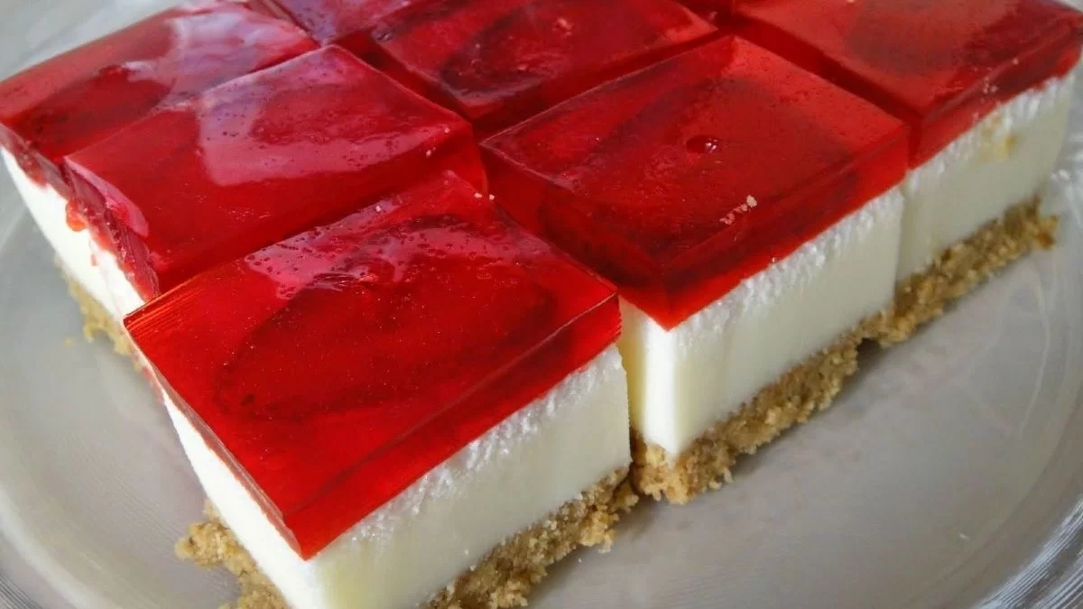 Λίγα υλικά και μηδενικές θερμίδες: Το πιο δροσερό κι εύκολο γλυκό ψυγείου