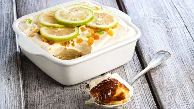 Θα μυρίσει καλοκαίρι όλη η κουζίνα - Γλυκό ψυγείου με λεμόνι και γιαούρτι