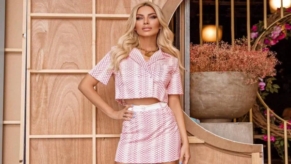 H Κατερίνα Καινούργιου απογειώνει την Νο1 τάση της σεζόν!