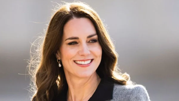 ''Αναστέναξε'' το κόκκινο χαλί - Η εντυπωσιακή εμφάνιση της Kate Middleton στο φεστιβάλ των Καννών