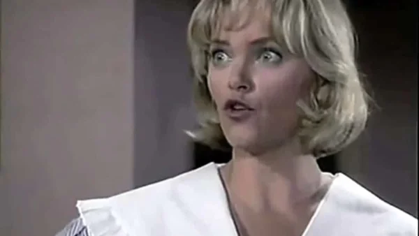 "Λάμψη": Αγνώριστη η Κατερίνα Πετούση από την σειρά του ΑΝΤ1