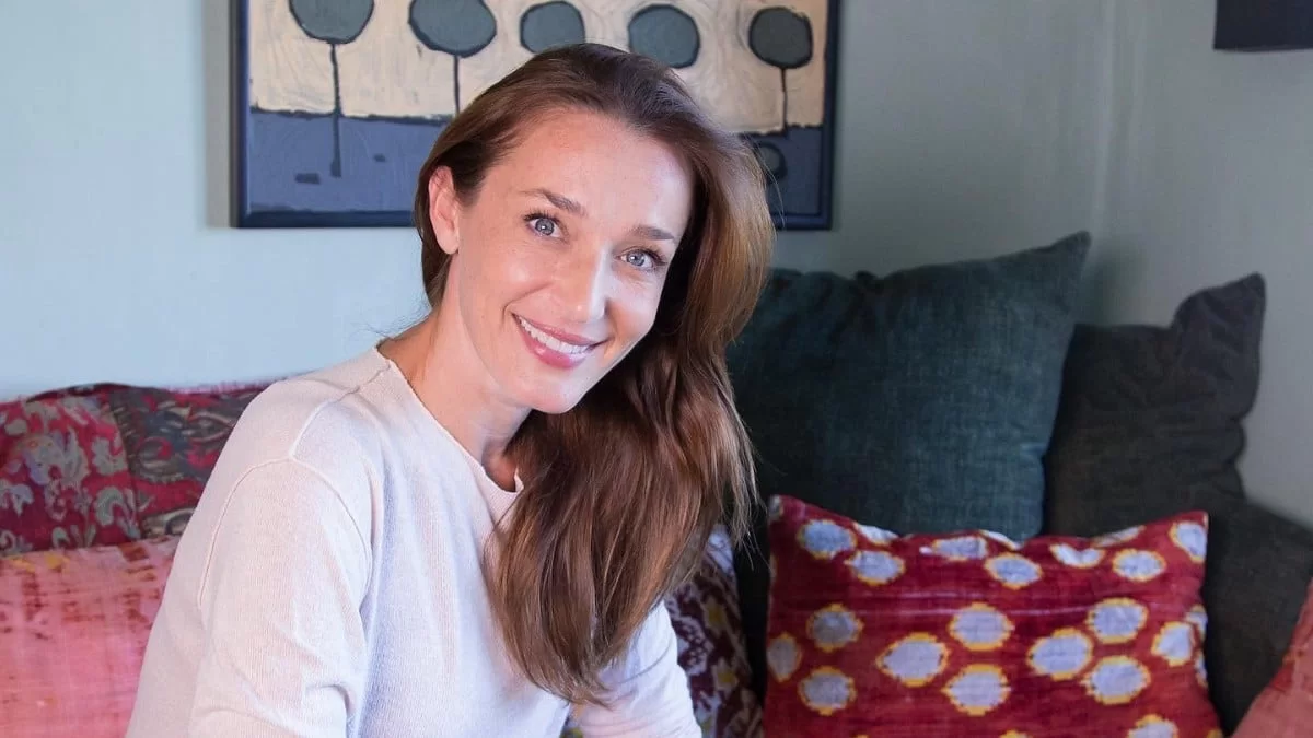 Το βίντεο της Κάτιας Ζυγούλη μέσα από το δωμάτιο της κόρης της που κάνει το γύρο του διαδικτύου