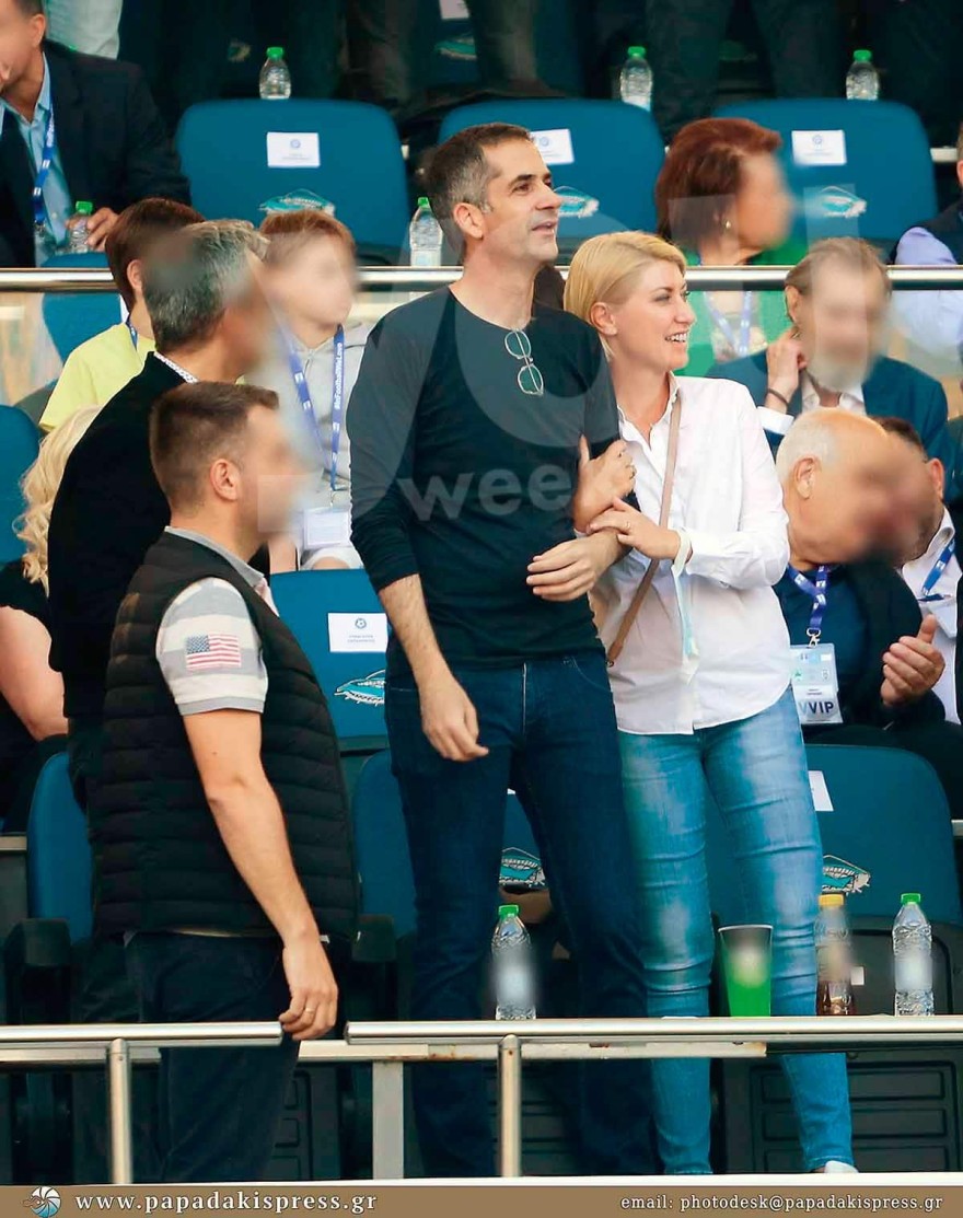 Κώστας Μπακογιάννης Σία Κοσιώνη περιοδικό you γήπεδο