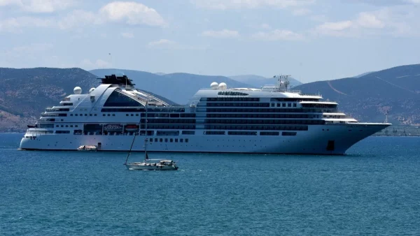 Θρίλερ σε κρουαζιερόπλοιο στη Σαντορίνη - Βρέθηκε νεκρή επιβάτιδα στην καμπίνα της