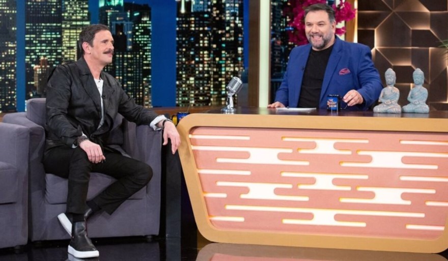 Ο Λεωνίδας Κακούρης ο αποψινός 10/5 καλεσμένος του Γρηγόρη Αρναούτογλου