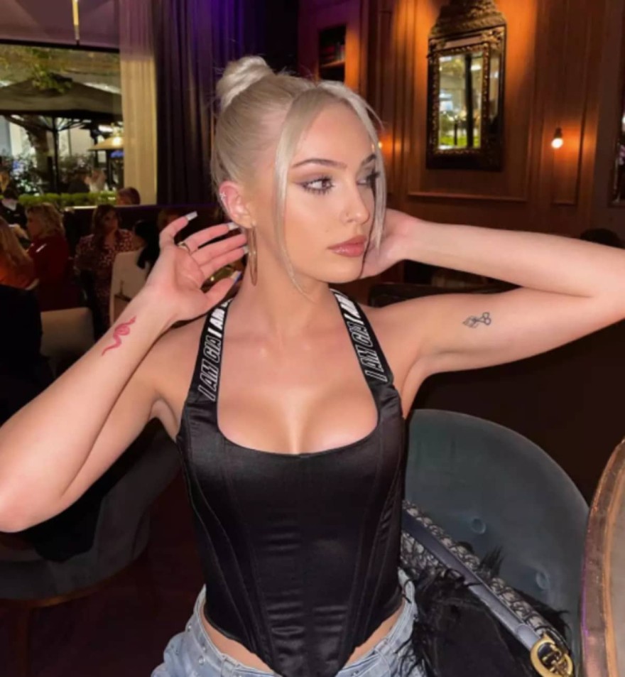 Ξανθιά καλλονή ψυχολόγος η νέα σύντροφος του Madclip