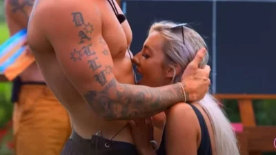 Εικόνες άνευ προηγουμένου στο Love Island - «Αν δεν ζευγαρώσεις αποχωρείς»