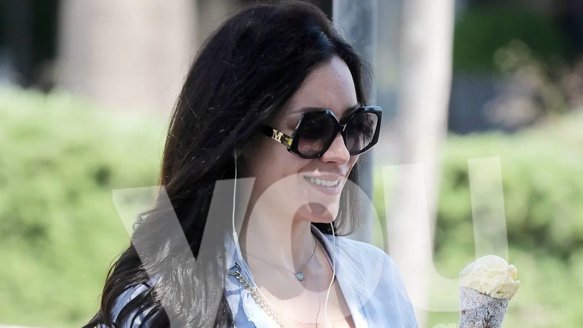 Με ποδηλατικό κολάν και πουκάμισο "έκλεψε" τις εντυπώσεις η Μαριάνθη Κάσδαγλη - Πώς είναι σήμερα η πρώην παίκτρια του Survivor