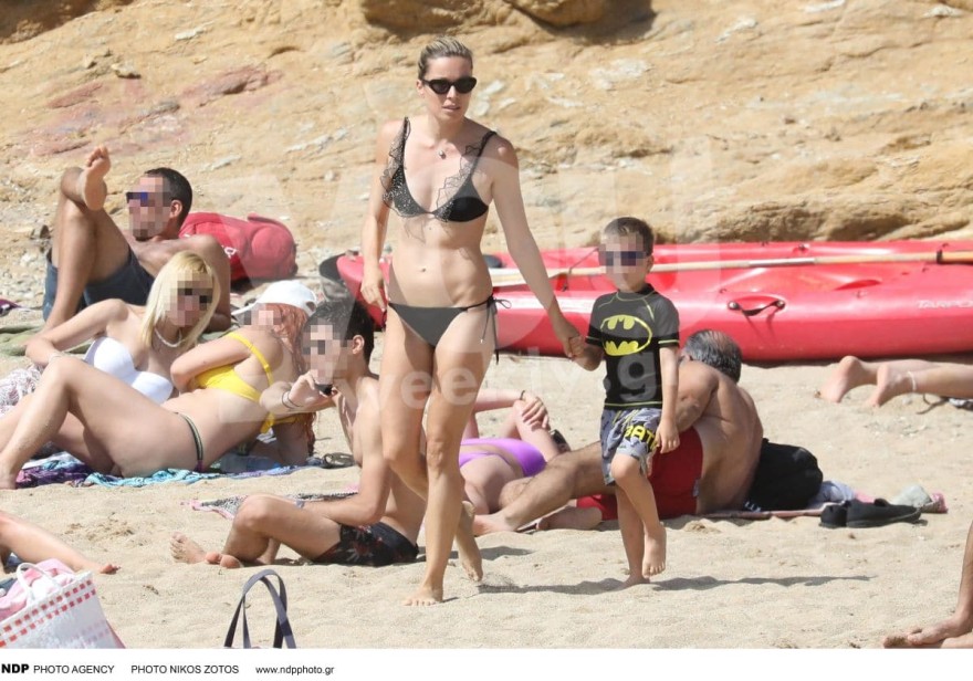 Μαριέττα Χρουσαλά μαγιό αρετουσάριστη