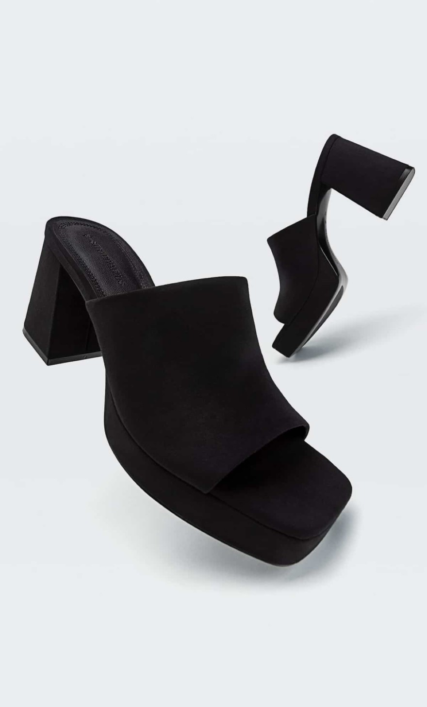 Μαύρα πέδιλα από τα Stradivarius