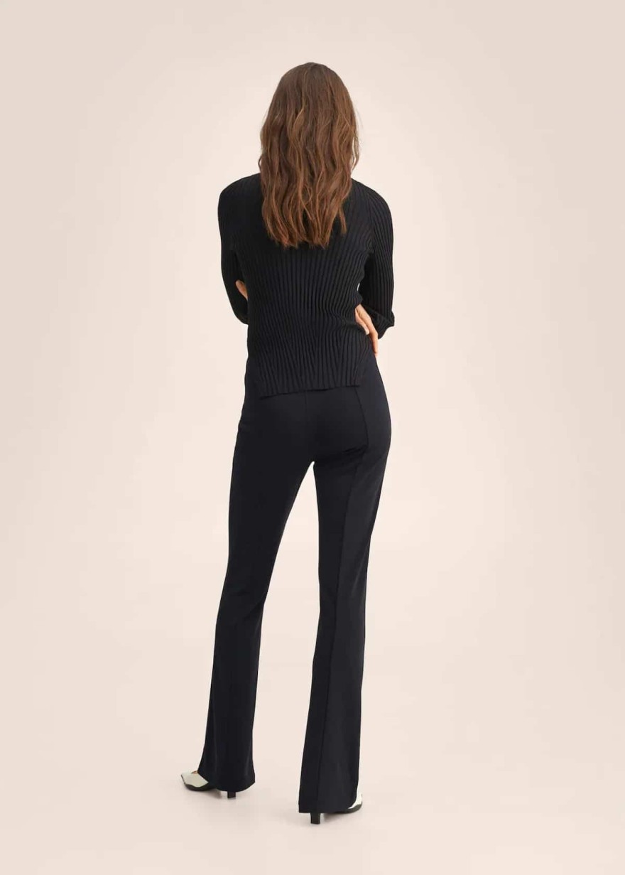 Μαύρο παντελόνι από τα Mango