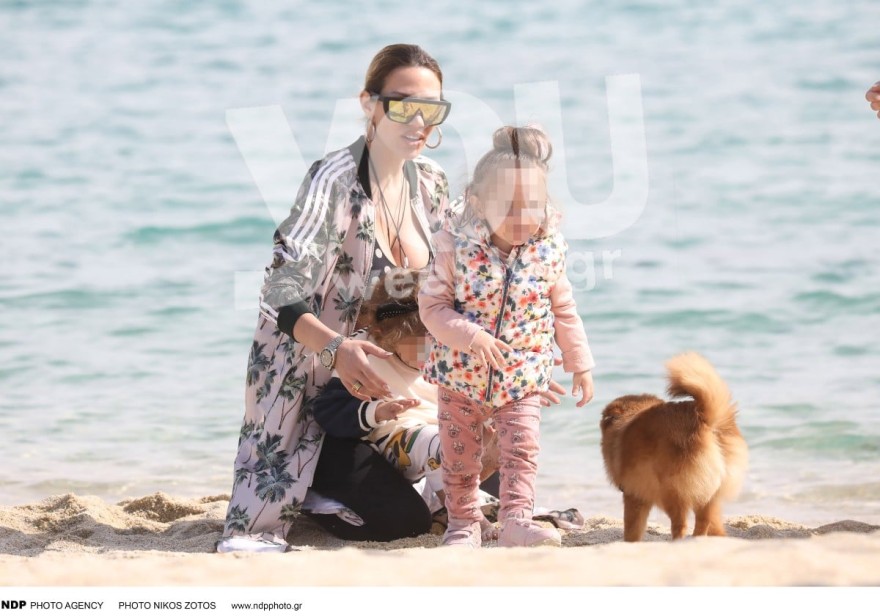 Σάσα Μπάστα μαζί με την κόρη της στην Μύκονο