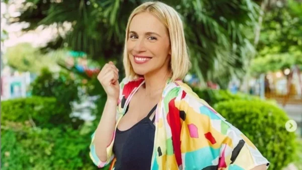 Η Νάντια Μπουλέ πόζαρε αγκαλιά με την κόρη της και "έριξε" το instagram