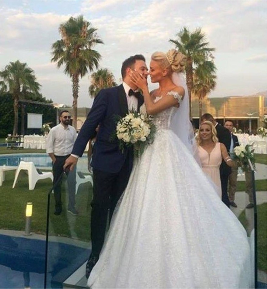 Νυφικό Παναιγώταρου