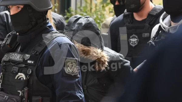 Τραγωδία Πάτρα: Συγκλονίζει το σημείωμα της Τζωρτζίνας - «Μαμά είσαι κακιά»