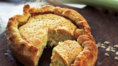 Θα μοσχομυρίσει όλο το σπίτι - Πεντανόστιμη πρασόπιτα από την Αργυρώ Μπαρμπαρίγου