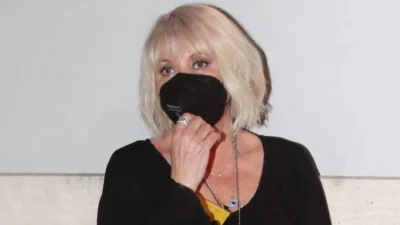 "Έφυγε νωρίς..." - Θρήνος για την Ρούλα Κορομηλά