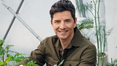 Η γλυκιά ανάρτηση του Σάκη Ρουβά με το γιο του Αλέξανδρο - Μοιάζουν απίστευτα όσο μεγαλώνει