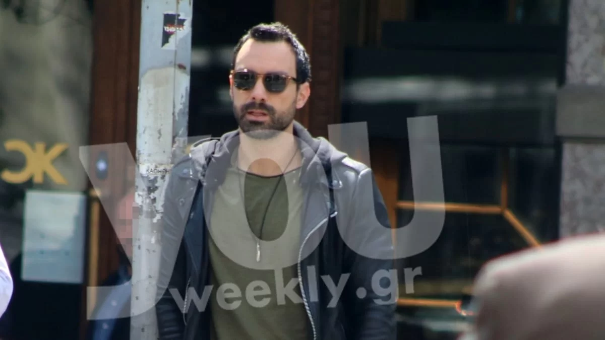 Σάκης Τανιμανίδης: Πόζαρε με το μπουρνούζι της Χριστίνας Μπόμπα και "έριξε" το Instagram