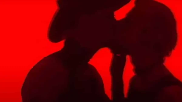 Eurovision 2022 - Σαν Μαρίνο: Οι τραγουδιστές προκάλεσαν πανικό με το φιλί στη σκηνή του Pala Olimpico