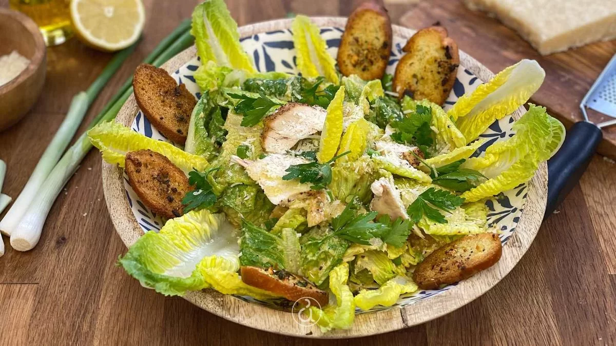 Νόστιμη σπιτική σαλάτα του Καίσαρα από την Αργυρώ - Για να μην την παραγγέλνετε απ' έξω