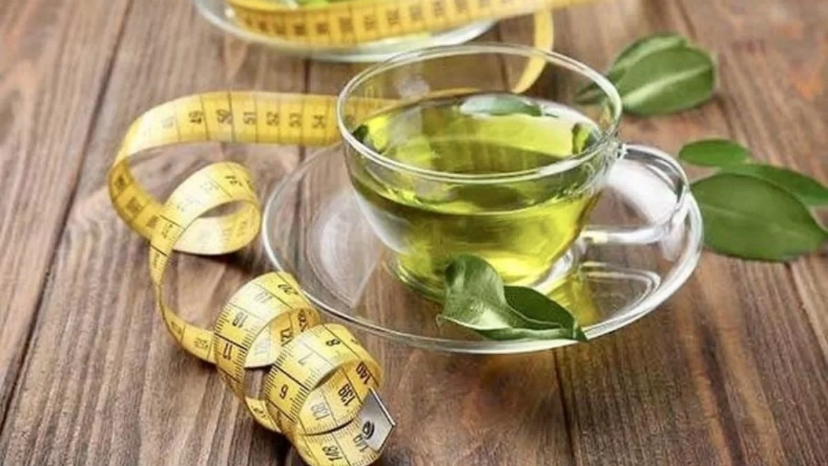 Γίνει μοντέλο σε 15 μέρες: Σπιτικό ρόφημα με δάφνη και φασκόμηλο