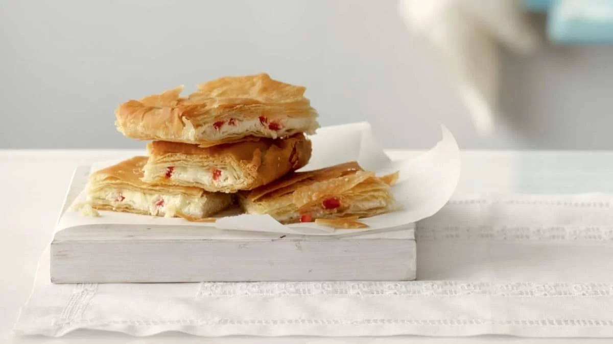 Θα λιώνει στο στόμα - Πανεύκολη τυρόπιτα με 4 τυριά από την Αργυρώ Μπαρμπαρίγου