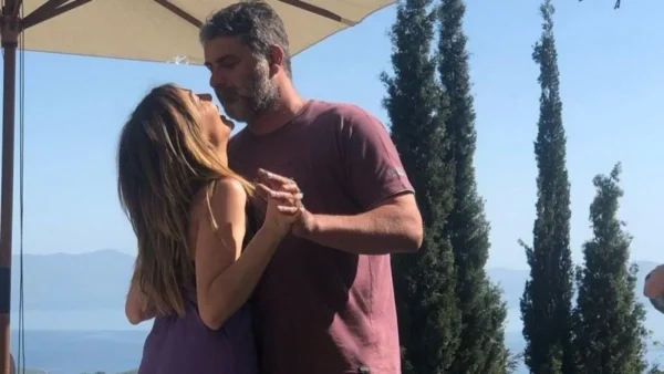 "Λιώνουν" από έρωτα μετά τις φήμες γάμου - Η φωτογραφία της Βανδή που δημοσίευσε ο Μπισμπίκης