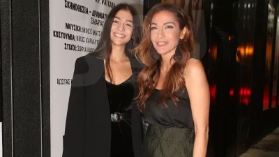 Δέσποινα Βανδή: Η κόρη της Μελίνα την αποθέωσε παρέα με τον Βασίλη Μπισμπίκη σε γνωστό νυχτερινό κέντρο στη Θεσσαλονίκη