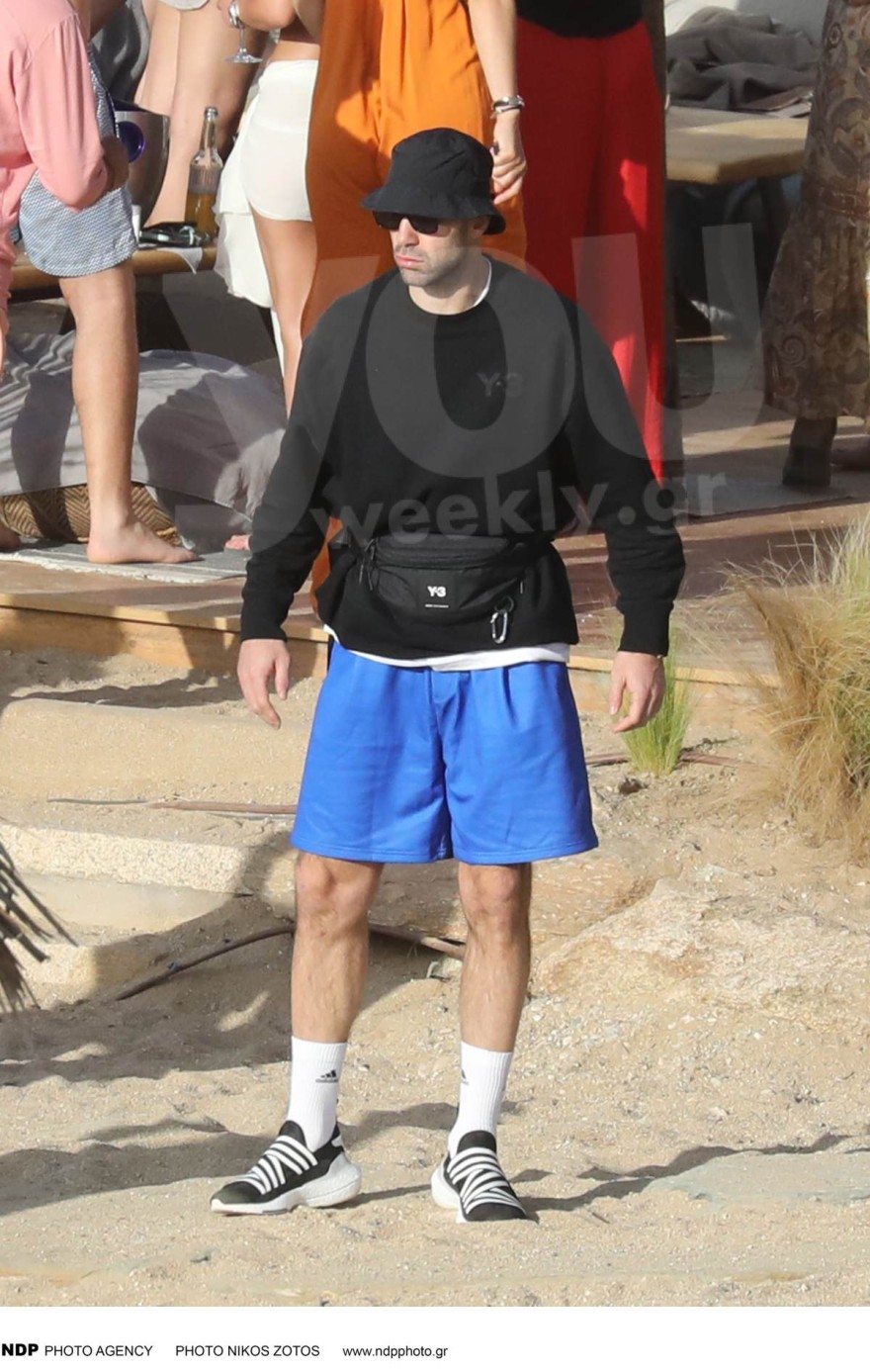 Βασίλης Σπανούλης Μύκονος παραλία