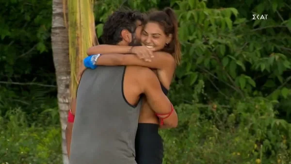 Survivor 5: «Σε έχει φάει ο έρωτας» - Η σπόντα της Ασημίνας στο Σπύρο