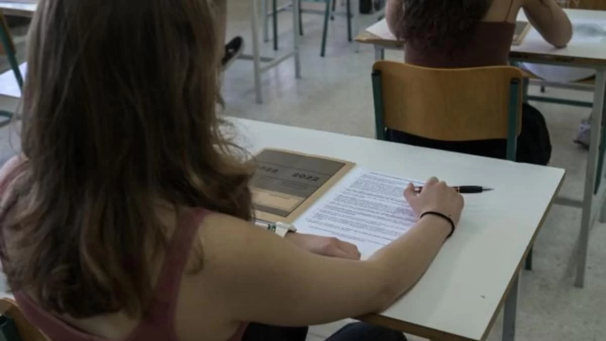 Πανελλήνιες 2022: Οι απαντήσεις στα θέματα της Ιστορίας, Φυσικής και Οικονομίας