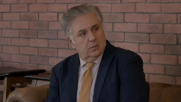 Άσε μας ρε Μαμά: Ο Θωμάς ζητάει διαζύγιο από την Αλίκη