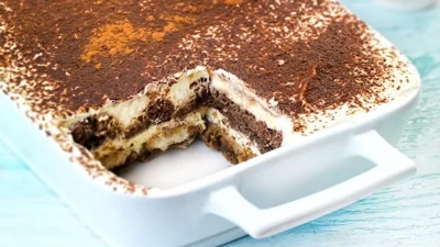 Για τους λάτρεις του καφέ - Παγωμένο τιραμισού που "λιώνει" στο στόμα