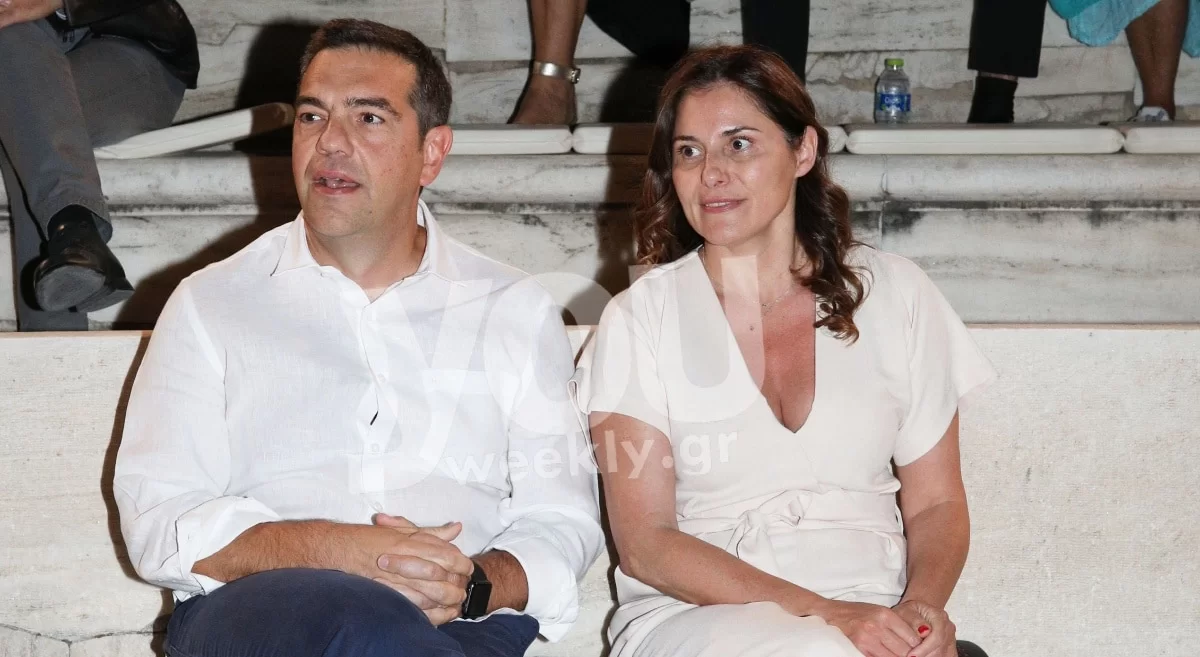 Με καλοκαιρινή διάθεση ο Αλέξης Τσίπρας και η Μπέτυ Μπαζιάνα - Η σπάνια έξοδος του ζευγαριού