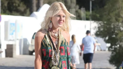 Σούσουρο με την ανάρτηση της Μαρίνας Πατούλη - Πόζαρε στην Times Square και προκάλεσε "πανικό"