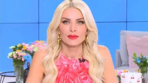 «Βγήκε και με έκραζε, κάποια έγραψε κάτι...» - Η έμμεση αναφορά της Κατερίνας Καινούργιου σε παλιά της συνεργάτιδα