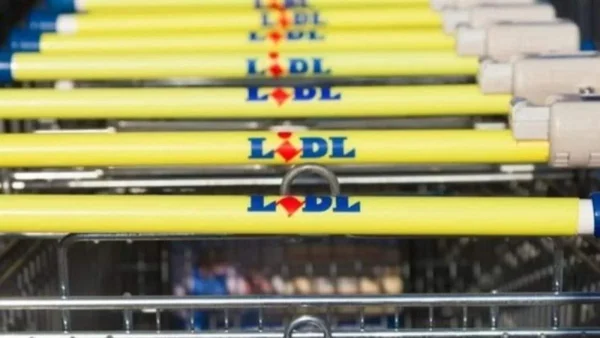 Χαμός στα Lidl από τις 09:00 που άνοιξαν τα σούπερ μάρκετ - Εδώ και μερικές ώρες...