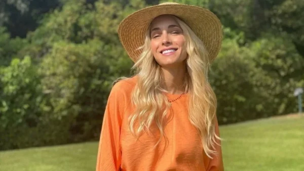 Η Δούκισσα Νομικού έγινε νονά - Οι φωτογραφίες με την βαφτισιμιά της, τα παιδιά και τον Θεοδωρίδη