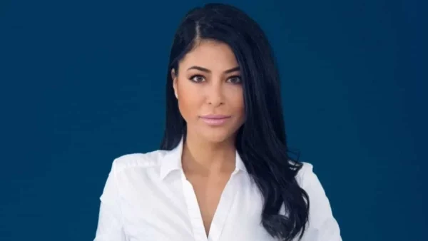 "Κατακεραυνώθηκε" η Λατινοπούλου στο Twitter - «Ό,τι γουστάρουμε θα κάνουμε ρε ρατσιστικό σκουπίδι»