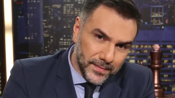 "Έσκασε" η ανακοίνωση για το The 2night show - Οι αποψινοί 20/6 καλεσμένοι του Αρναούτογλου