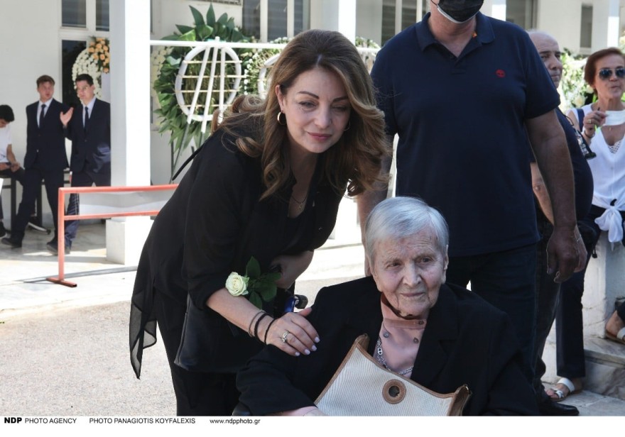 Μαρίνα Λαμπράκη Πλάκα κηδεία Άντζελα Γκερέκου Ελένη Γλύκατζη Αρβελέρ