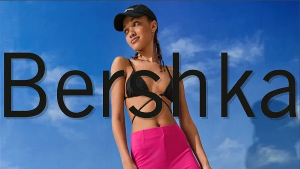 Έχει κάνει θραύση το μίνι λινό φόρεμα από τα Bershka - Βγαίνει σε δύο χρώματα