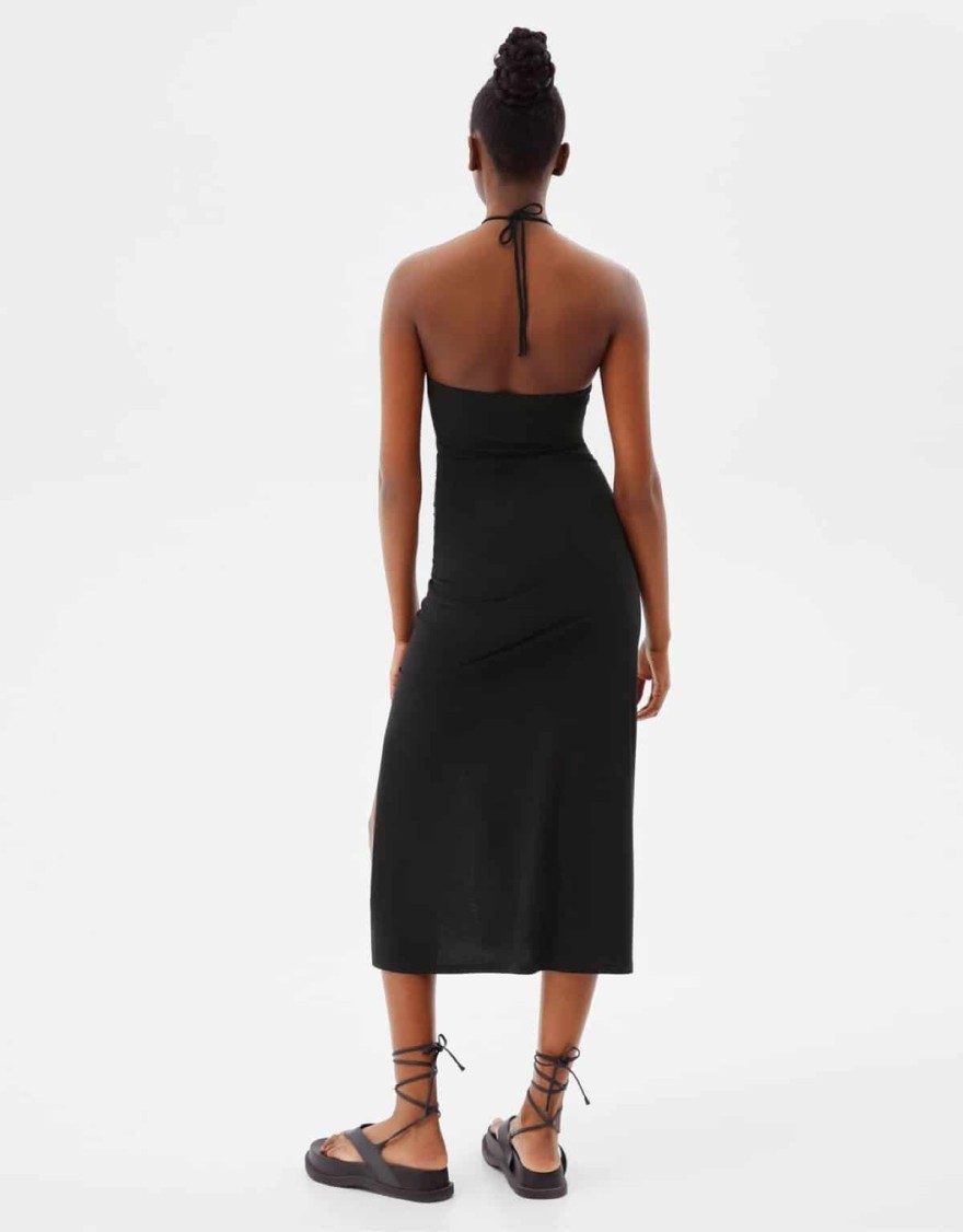 Μαύρο φόρεμα από τα Bershka