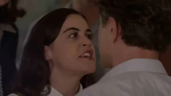 Άγριες Μέλισσες: Ο Ακύλας βγαίνει εκτός εαυτού - Σηκώνει χέρι και χτυπά την Κορίνα!