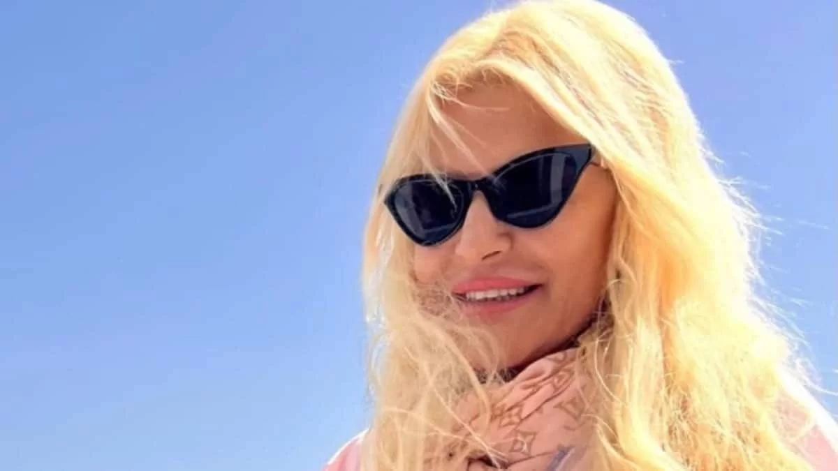 Ντυμένη στα λευκά και με λαμπερό χαμόγελο - Για αυτό το λόγο ταξίδεψε στην Αμερική η Μαρίνα Πατούλη